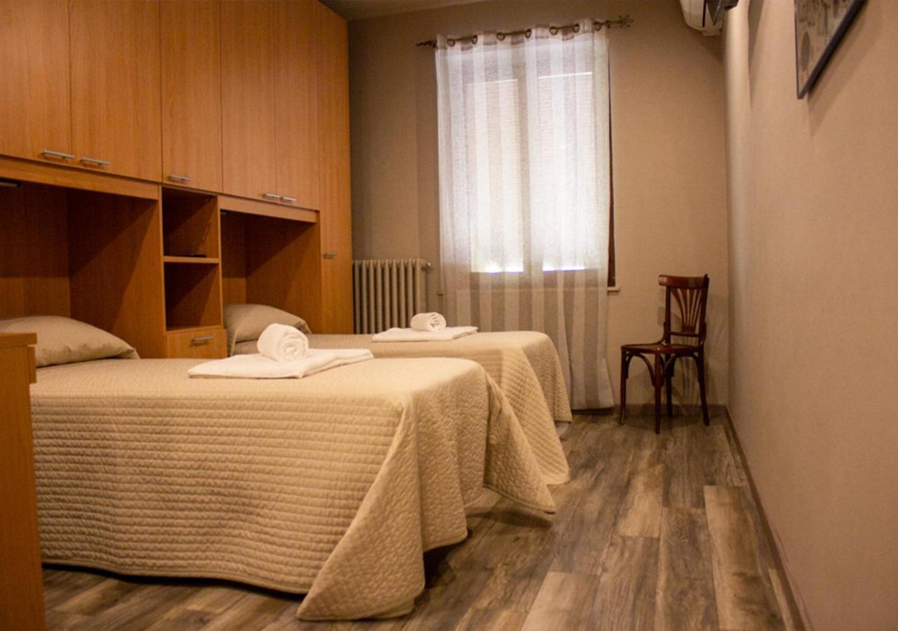 Trattoria Due Citroni Hotel Casalgrasso Bagian luar foto