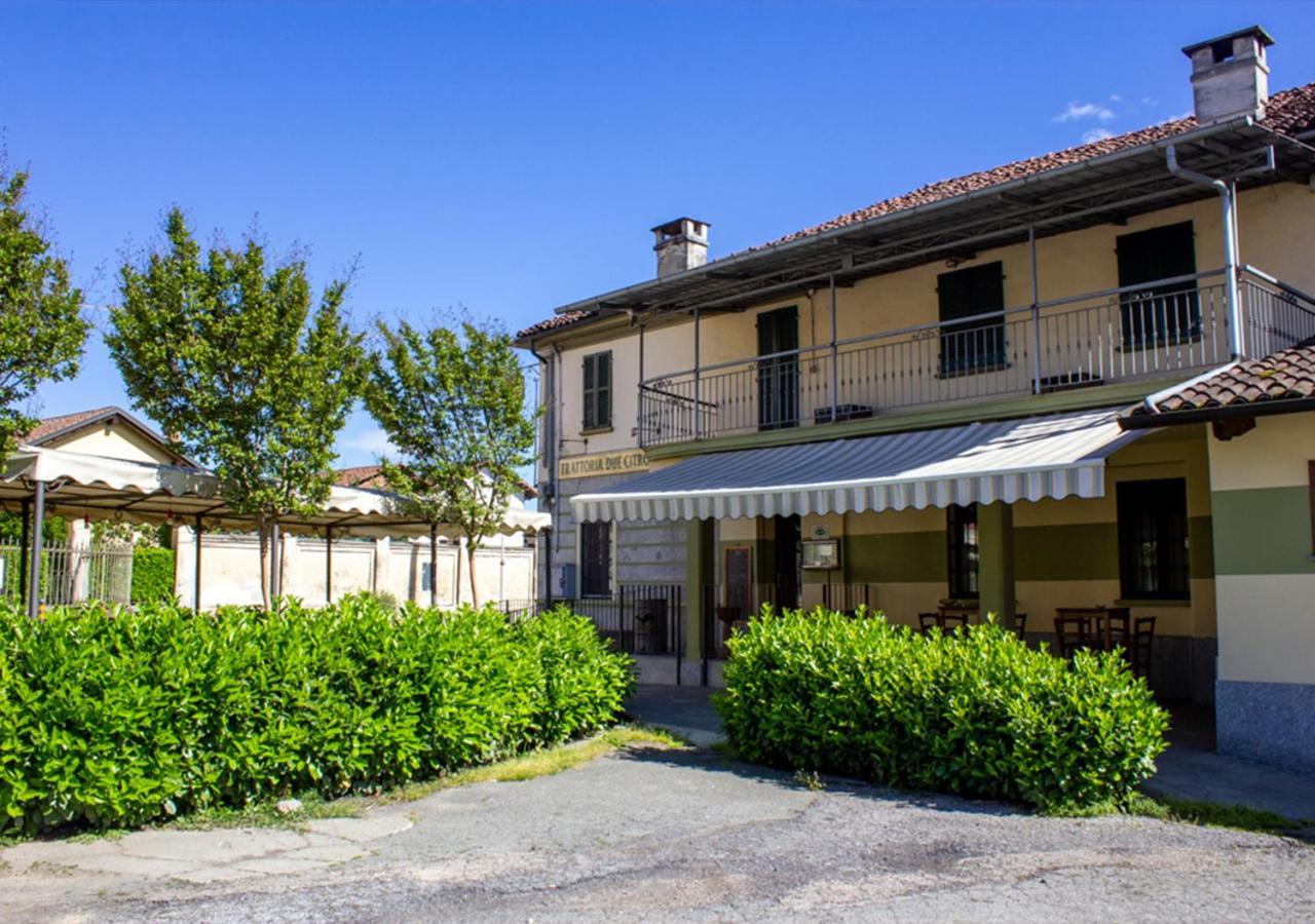 Trattoria Due Citroni Hotel Casalgrasso Bagian luar foto