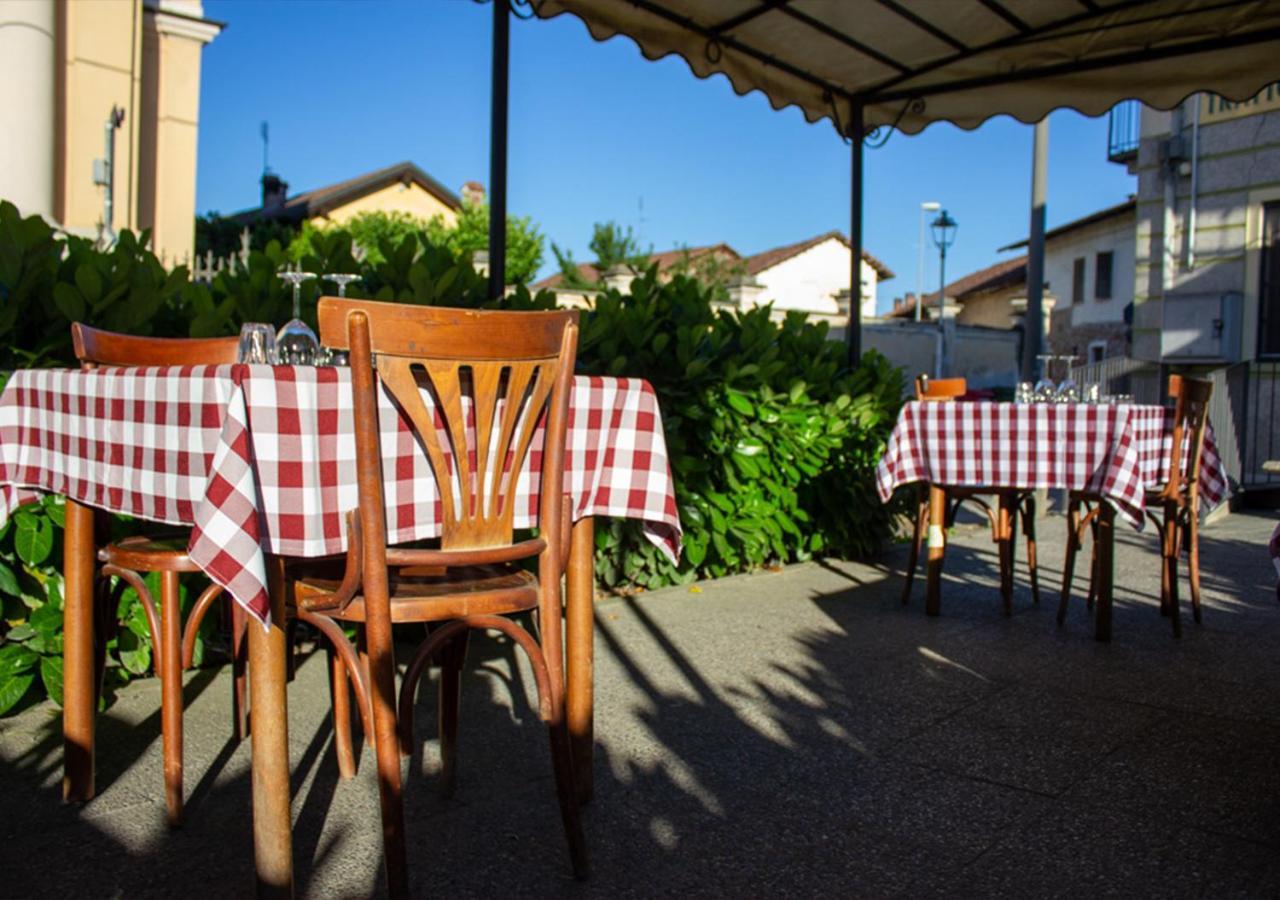 Trattoria Due Citroni Hotel Casalgrasso Bagian luar foto