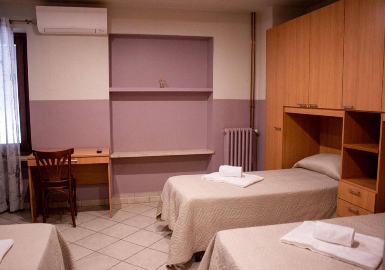Trattoria Due Citroni Hotel Casalgrasso Bagian luar foto