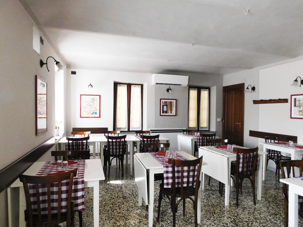 Trattoria Due Citroni Hotel Casalgrasso Bagian luar foto