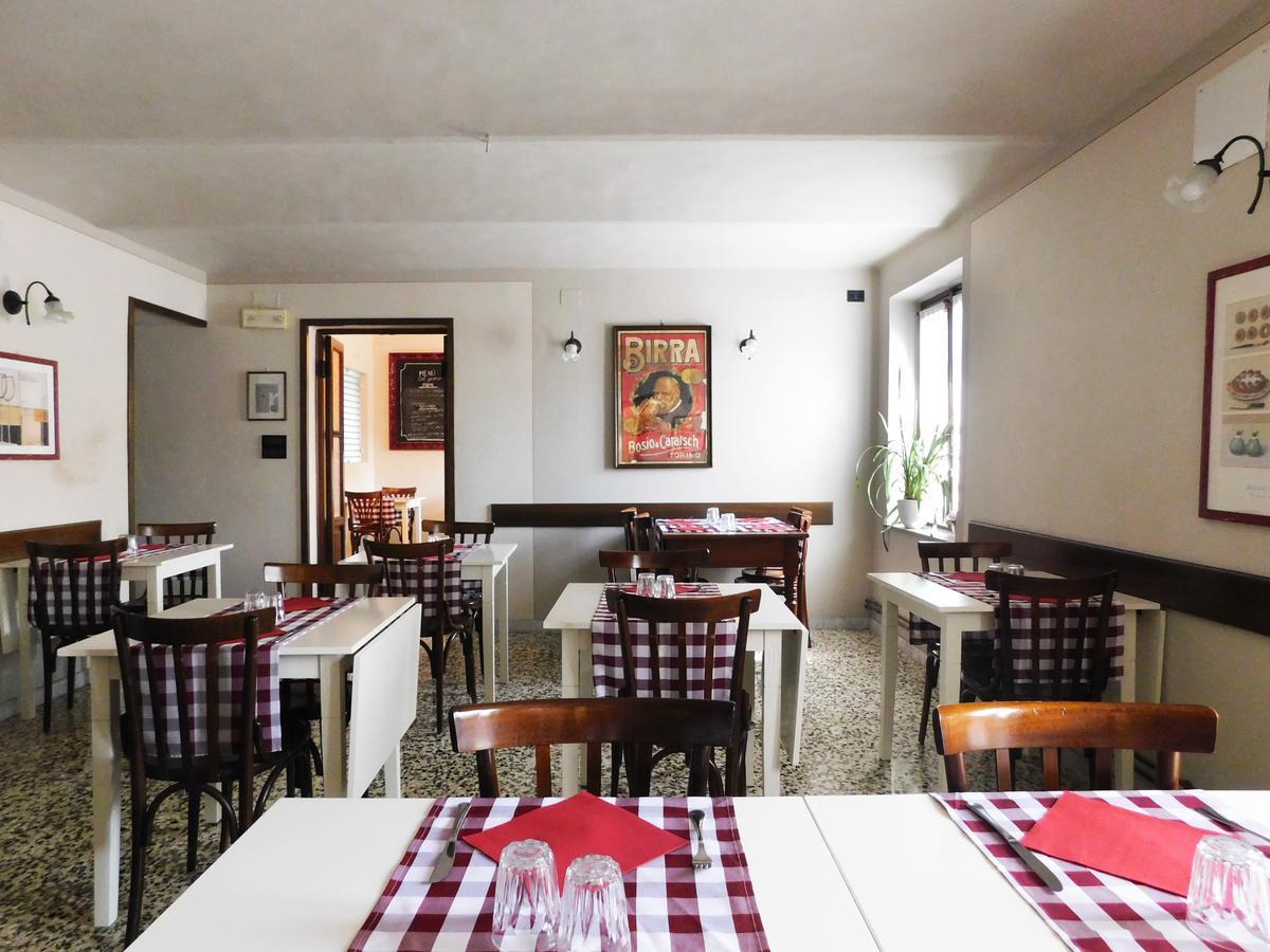 Trattoria Due Citroni Hotel Casalgrasso Bagian luar foto