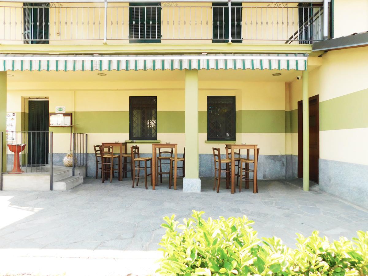 Trattoria Due Citroni Hotel Casalgrasso Bagian luar foto