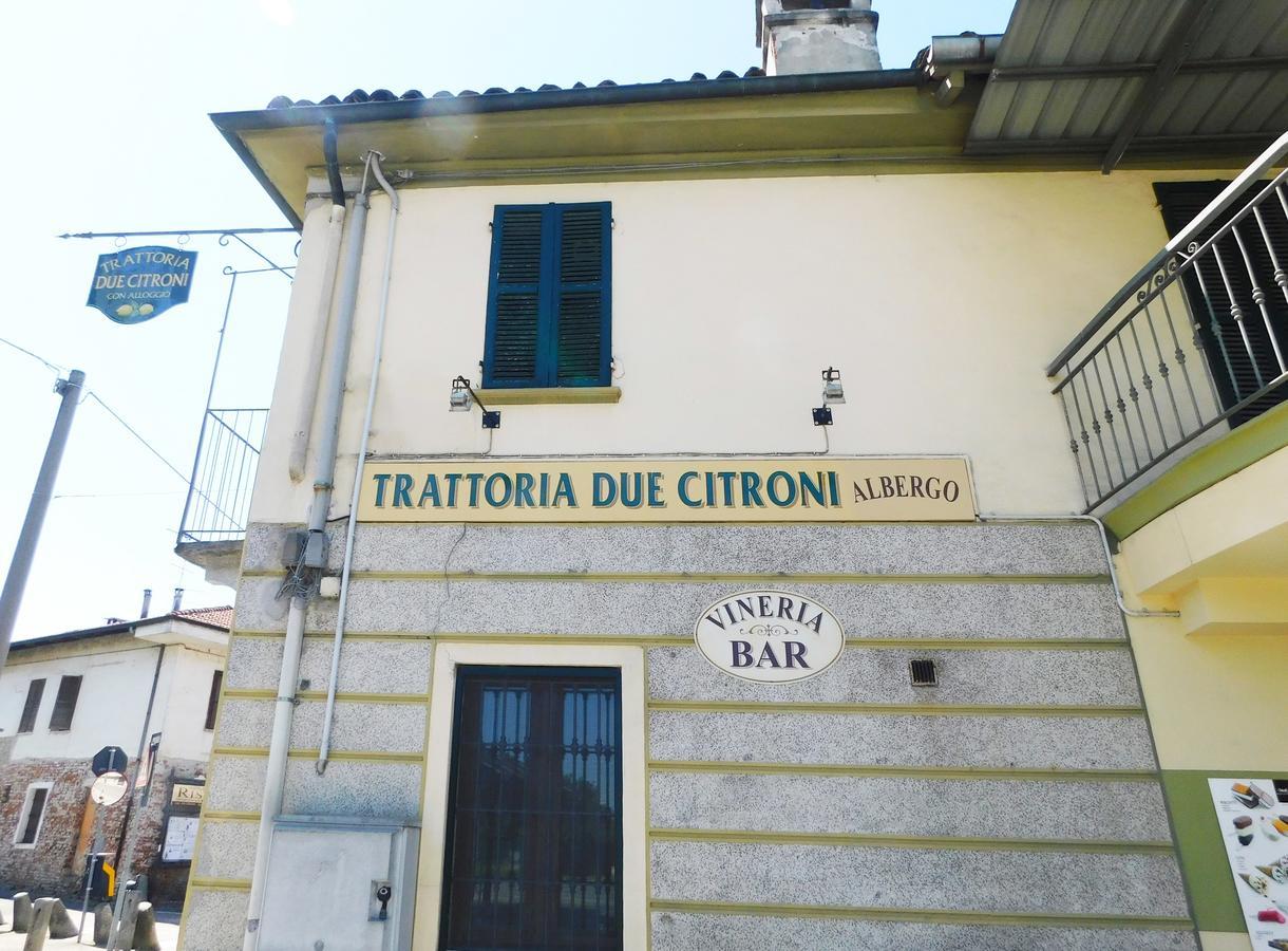 Trattoria Due Citroni Hotel Casalgrasso Bagian luar foto
